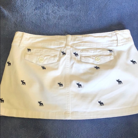 COPY - Abercrombie Mini Skirt - Picture 3 of 3
